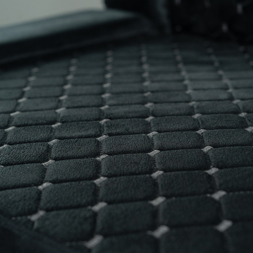 Sofa_preto_detalhe_capitone.jpg